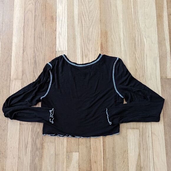 SHEIN BLACK CROPPED LONG SLEEVE DRAGON TOP SHIRT - Picture 2 of 4